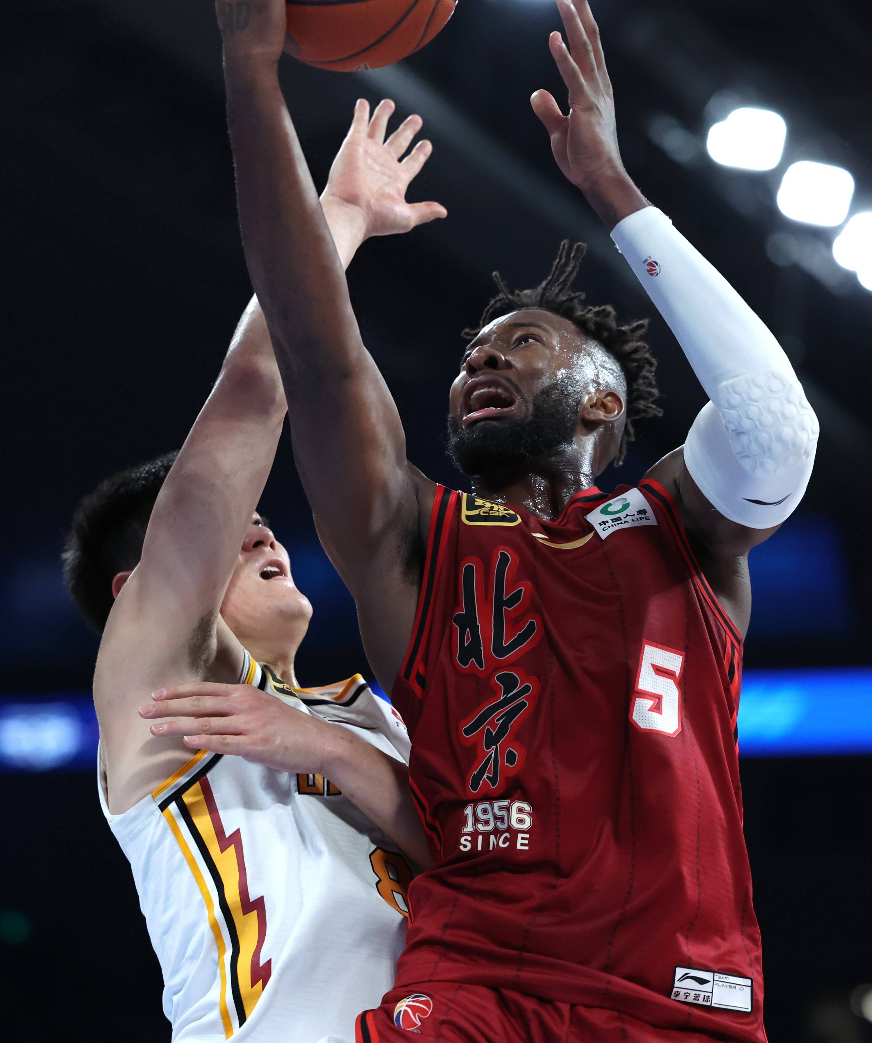 爱游戏入口-关键时刻亚冠焦点战，达拉斯独行侠手感冰凉，底气十足，年轻球员得到机会(中超亚冠哪个更重要)