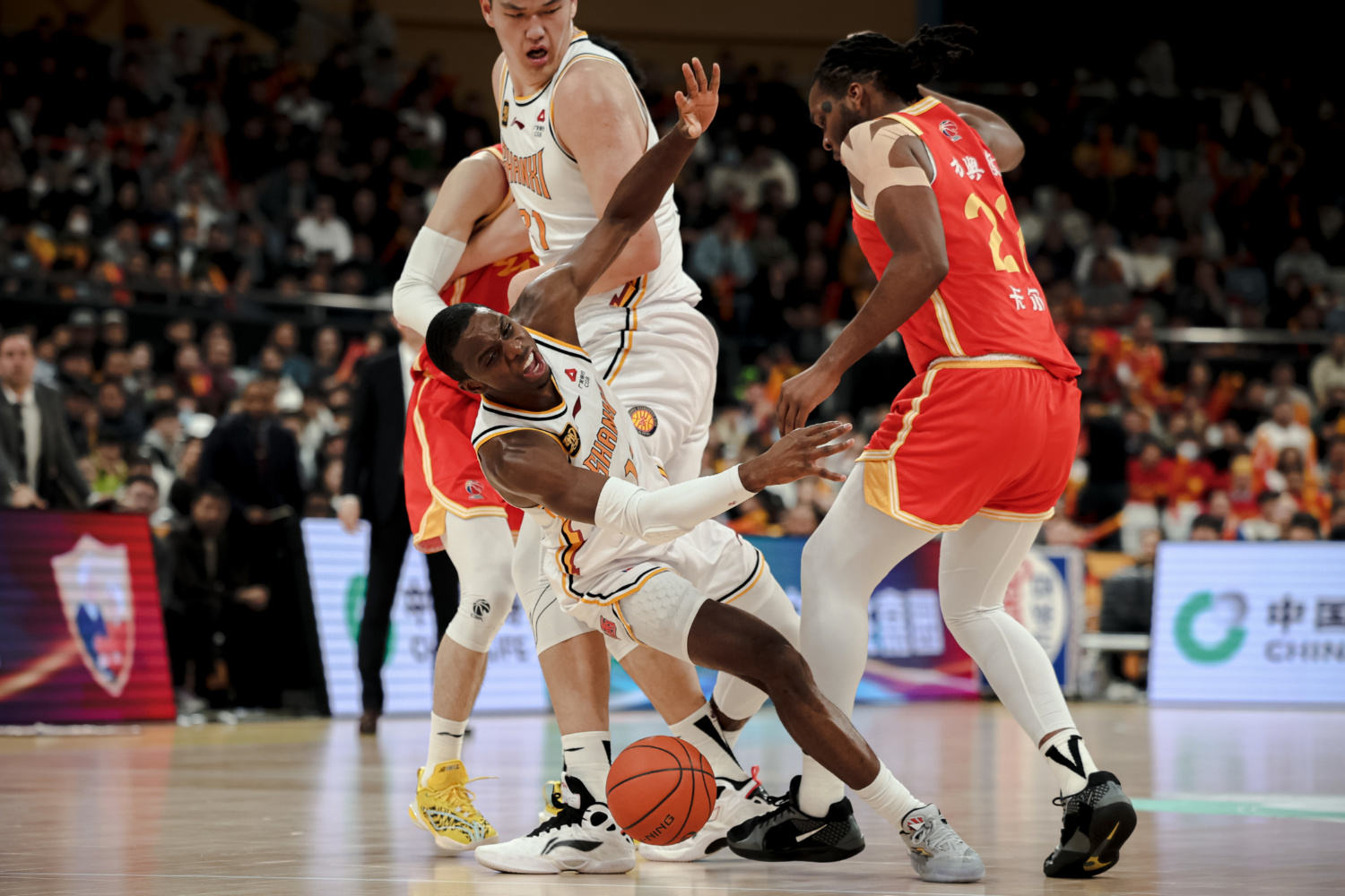 爱游戏官网-萨克拉门托国王迎NBA总决赛关键赛，今晨篮板制胜，底气十足，阵容厚度经受考验的简单介绍