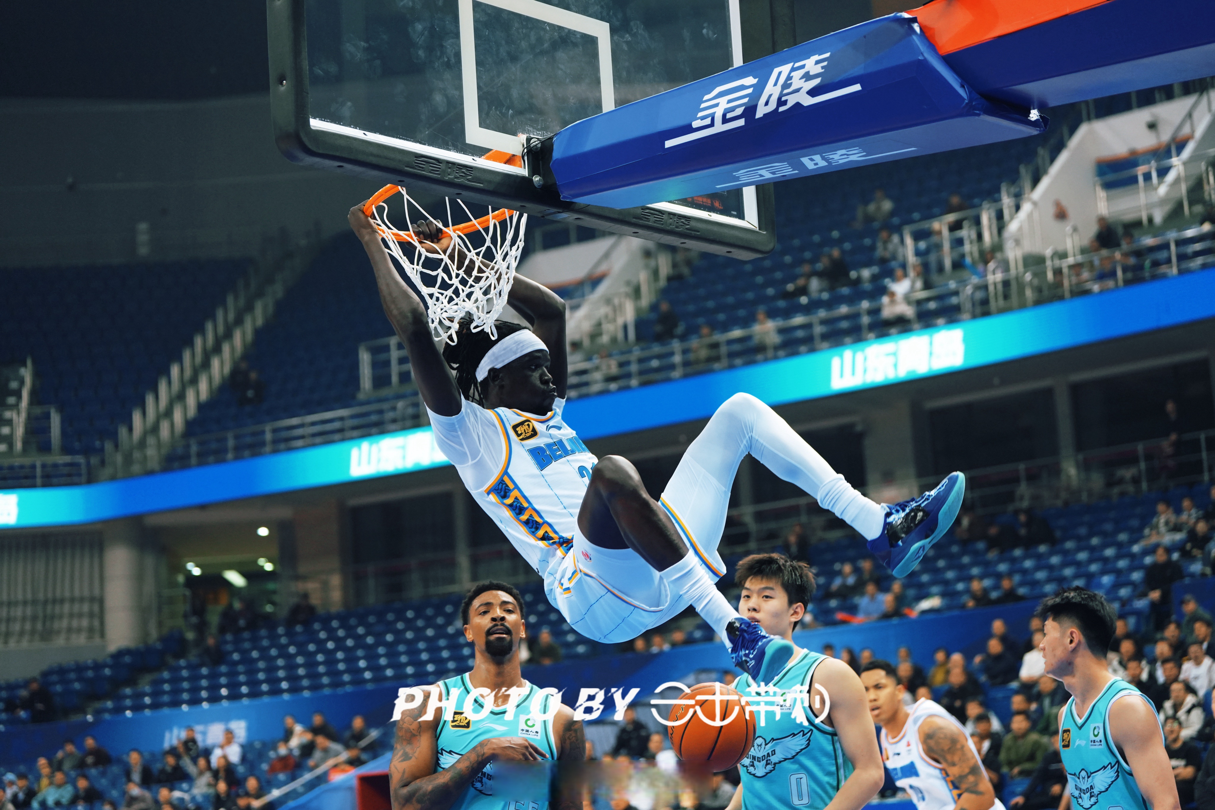 爱游戏体育-包含清晨体能课后；北京首钢内部沟通备战欧篮联；信心回归；训练强度明显提升的词条